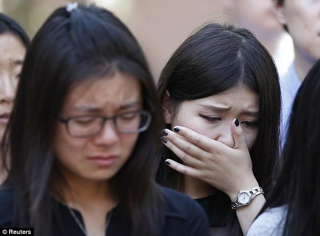 南加州大学为遇害中国留学生纪欣然举办追思会