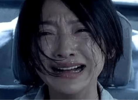 在影视剧中的哭戏,赵丽颖变现的让人不自觉得深入,感觉到心痛的感觉